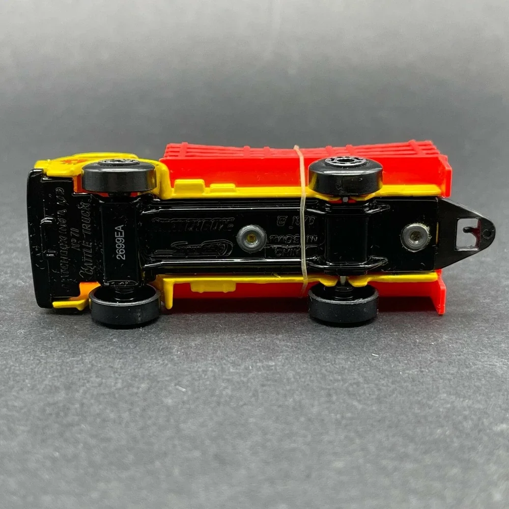 Matchbox Superfast Cattle Truck Hauler Yellow Target‎ Beef Diecast 1/64 Loose